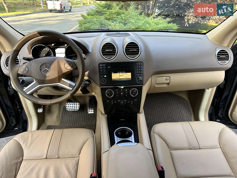 Внедорожник / Кроссовер Mercedes-Benz M-Class 2010 в Киеве