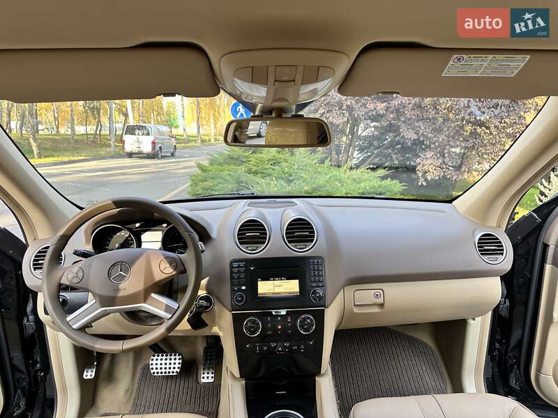 Внедорожник / Кроссовер Mercedes-Benz M-Class 2010 в Киеве