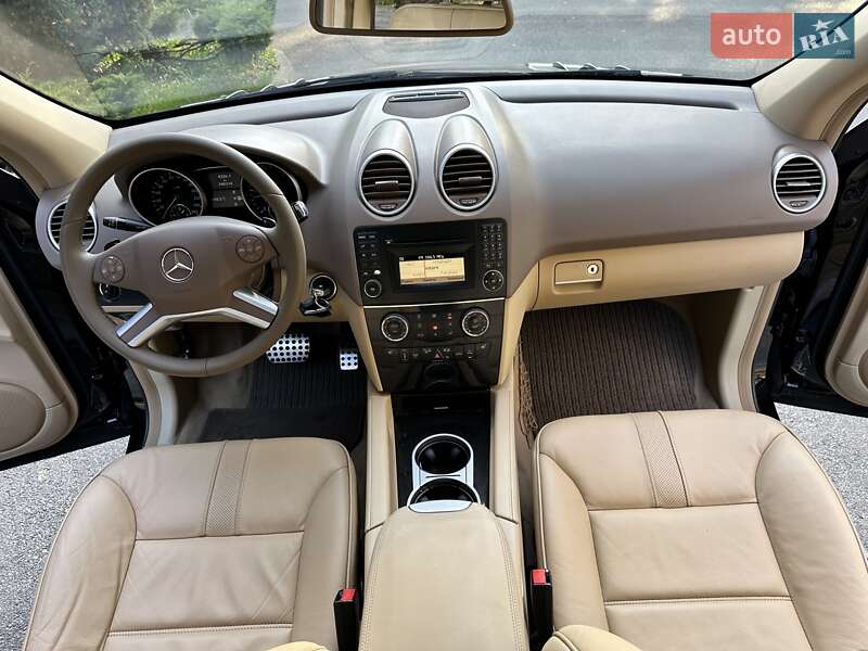 Внедорожник / Кроссовер Mercedes-Benz M-Class 2010 в Киеве