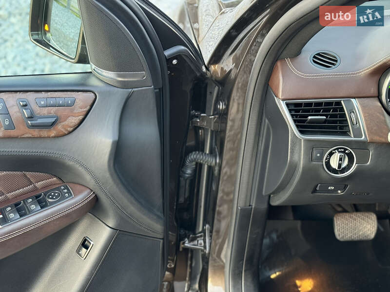 Позашляховик / Кросовер Mercedes-Benz M-Class 2012 в Бродах