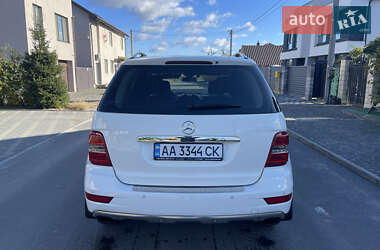 Внедорожник / Кроссовер Mercedes-Benz M-Class 2010 в Киеве