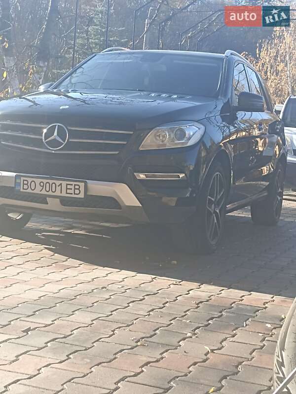 Внедорожник / Кроссовер Mercedes-Benz M-Class 2013 в Тернополе