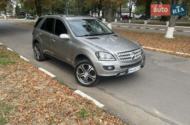 Внедорожник / Кроссовер Mercedes-Benz M-Class 2005 в Подольске