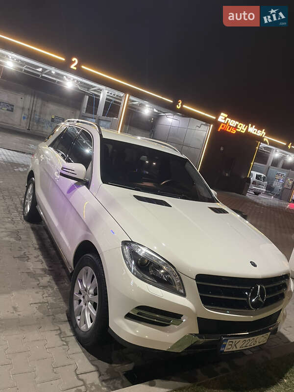 Позашляховик / Кросовер Mercedes-Benz M-Class 2013 в Києві