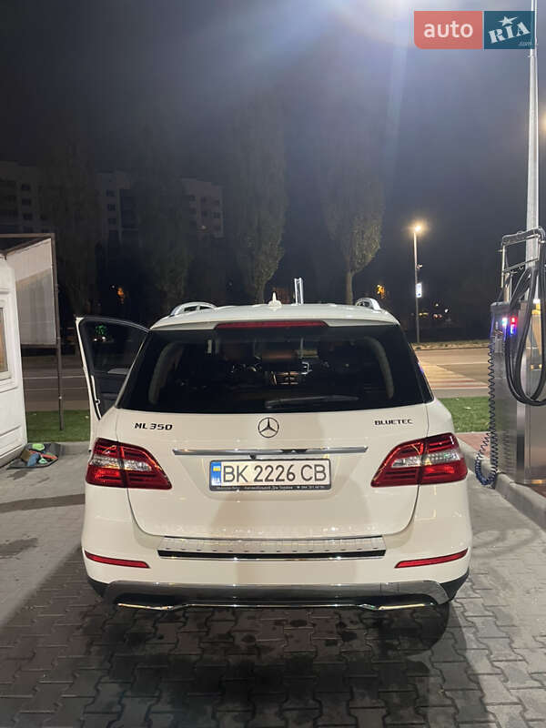 Позашляховик / Кросовер Mercedes-Benz M-Class 2013 в Києві