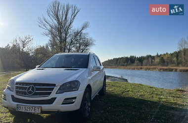 Внедорожник / Кроссовер Mercedes-Benz M-Class 2011 в 