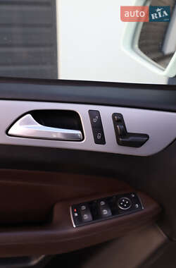 Внедорожник / Кроссовер Mercedes-Benz M-Class 2012 в 