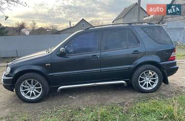 Позашляховик / Кросовер Mercedes-Benz M-Class 2000 в Ізмаїлі