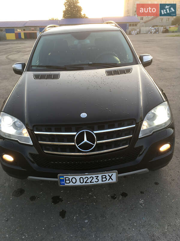 Внедорожник / Кроссовер Mercedes-Benz M-Class 2009 в Козове