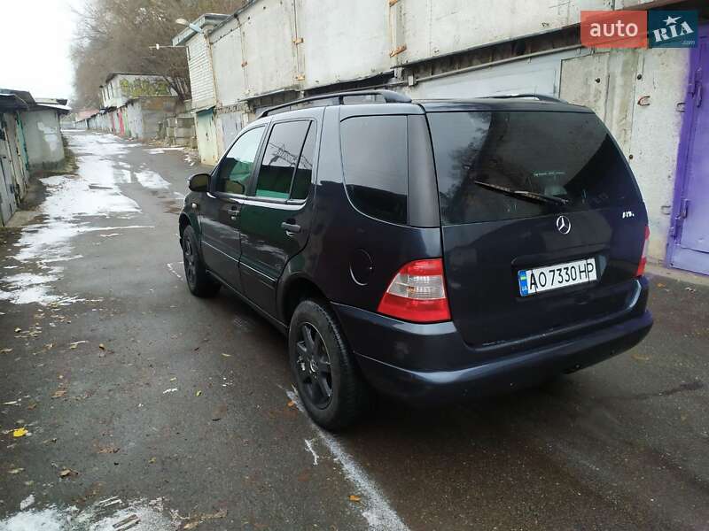 Позашляховик / Кросовер Mercedes-Benz M-Class 2002 в Києві