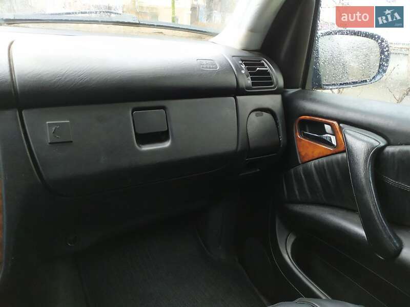 Позашляховик / Кросовер Mercedes-Benz M-Class 2002 в Києві