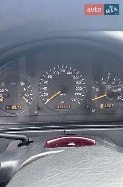 Внедорожник / Кроссовер Mercedes-Benz M-Class 2001 в 