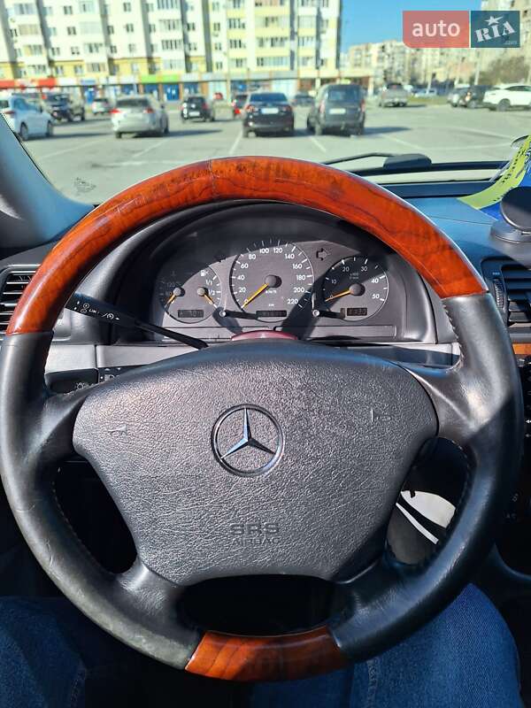 Внедорожник / Кроссовер Mercedes-Benz M-Class 2001 в Ивано-Франковске