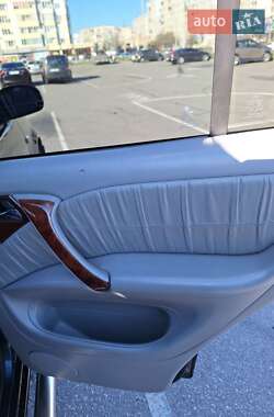 Внедорожник / Кроссовер Mercedes-Benz M-Class 2001 в 
