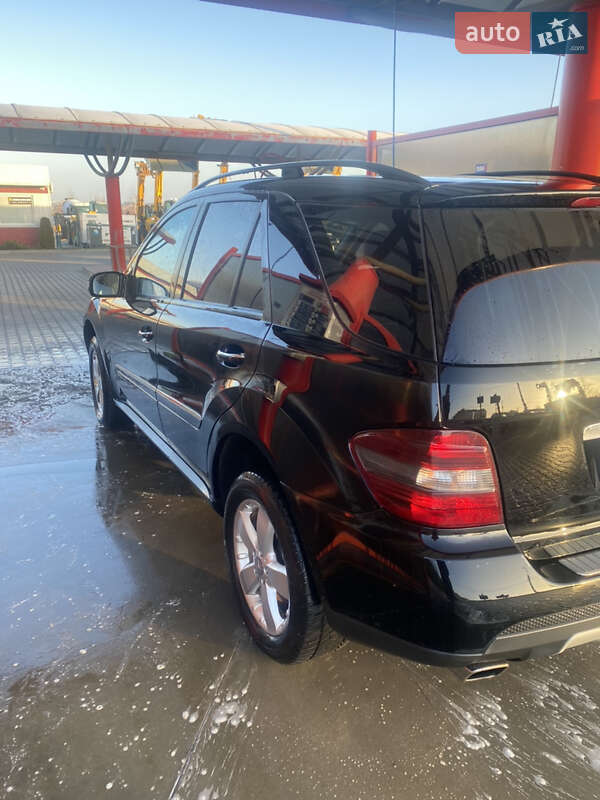 Внедорожник / Кроссовер Mercedes-Benz M-Class 2008 в Луцке