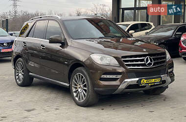 Позашляховик / Кросовер Mercedes-Benz M-Class 2011 в Чернівцях