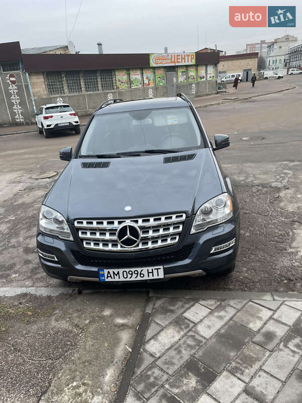 Внедорожник / Кроссовер Mercedes-Benz M-Class 2011 в Бердичеве
