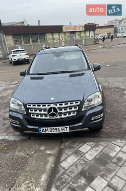 Внедорожник / Кроссовер Mercedes-Benz M-Class 2011 в 