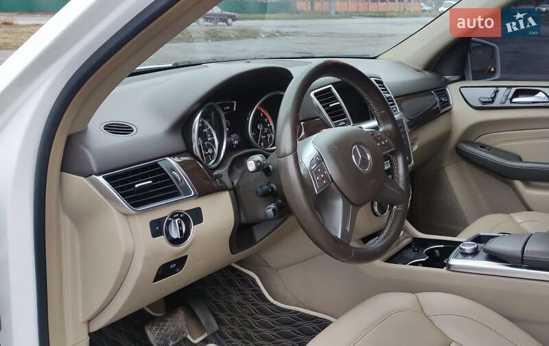 Позашляховик / Кросовер Mercedes-Benz M-Class 2014 в Полтаві