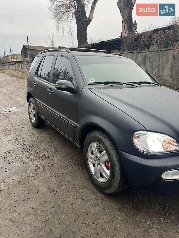 Внедорожник / Кроссовер Mercedes-Benz M-Class 2005 в Сумах