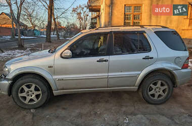 Позашляховик / Кросовер Mercedes-Benz M-Class 2000 в Харкові