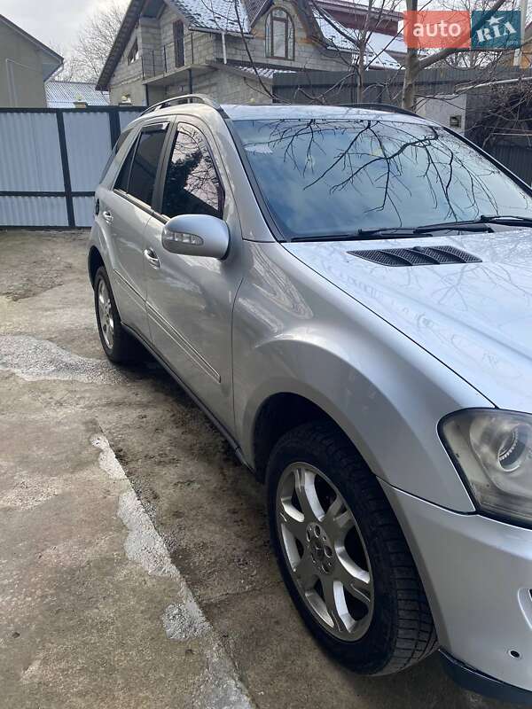 Внедорожник / Кроссовер Mercedes-Benz M-Class 2005 в Ивано-Франковске