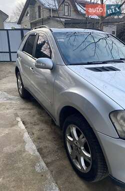 Внедорожник / Кроссовер Mercedes-Benz M-Class 2005 в 