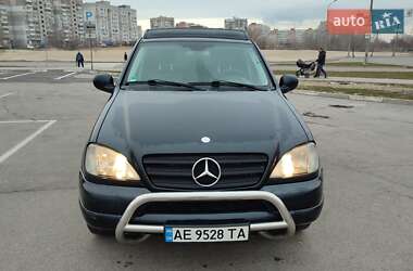 Позашляховик / Кросовер Mercedes-Benz M-Class 2000 в Запоріжжі