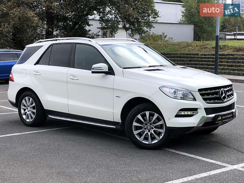 Внедорожник / Кроссовер Mercedes-Benz M-Class 2012 в Киеве