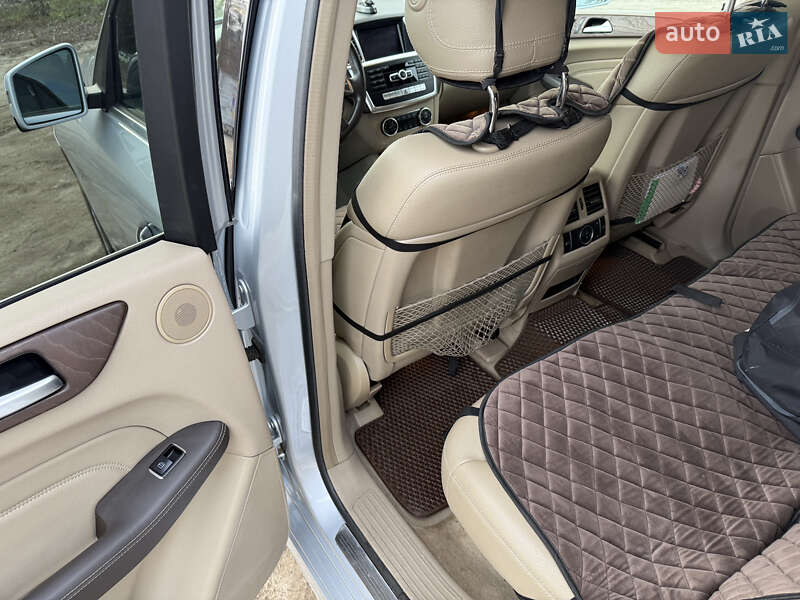 Позашляховик / Кросовер Mercedes-Benz M-Class 2013 в Києві