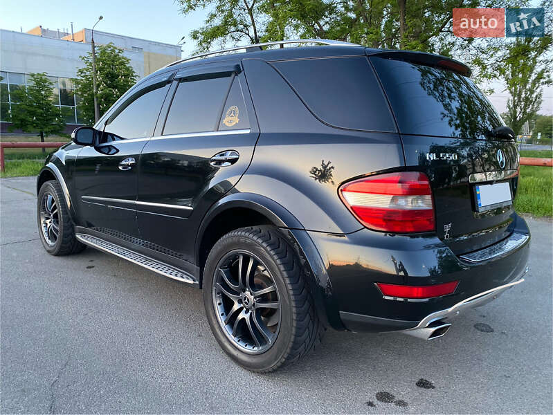 Внедорожник / Кроссовер Mercedes-Benz M-Class 2005 в Киеве