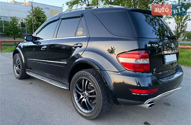 Внедорожник / Кроссовер Mercedes-Benz M-Class 2005 в 