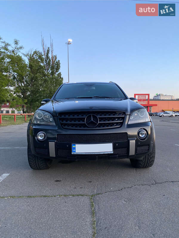 Внедорожник / Кроссовер Mercedes-Benz M-Class 2005 в Киеве