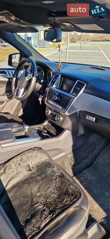 Позашляховик / Кросовер Mercedes-Benz M-Class 2013 в Мукачевому