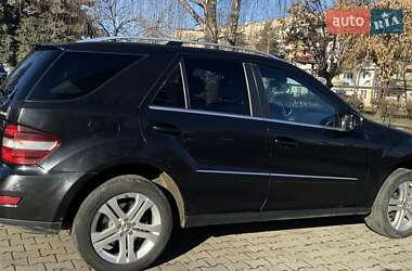Позашляховик / Кросовер Mercedes-Benz M-Class 2010 в 