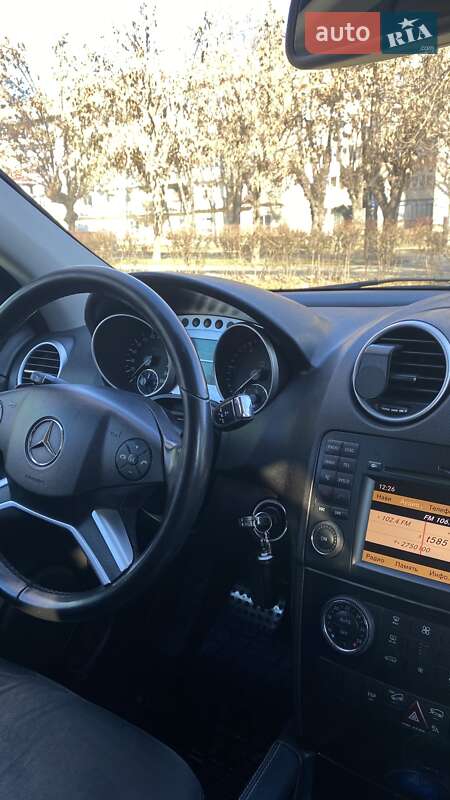 Внедорожник / Кроссовер Mercedes-Benz M-Class 2010 в Черновцах