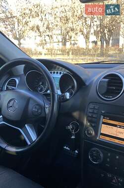 Позашляховик / Кросовер Mercedes-Benz M-Class 2010 в 