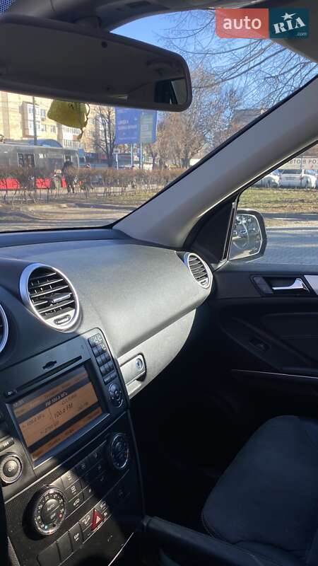 Внедорожник / Кроссовер Mercedes-Benz M-Class 2010 в Черновцах