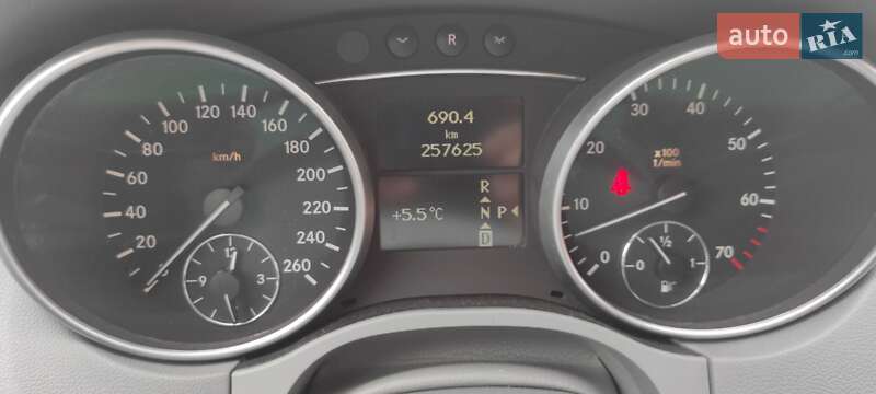 Внедорожник / Кроссовер Mercedes-Benz M-Class 2006 в Киеве