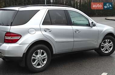 Внедорожник / Кроссовер Mercedes-Benz M-Class 2006 в 