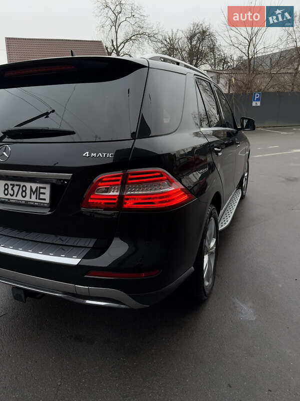 Внедорожник / Кроссовер Mercedes-Benz M-Class 2015 в Киеве