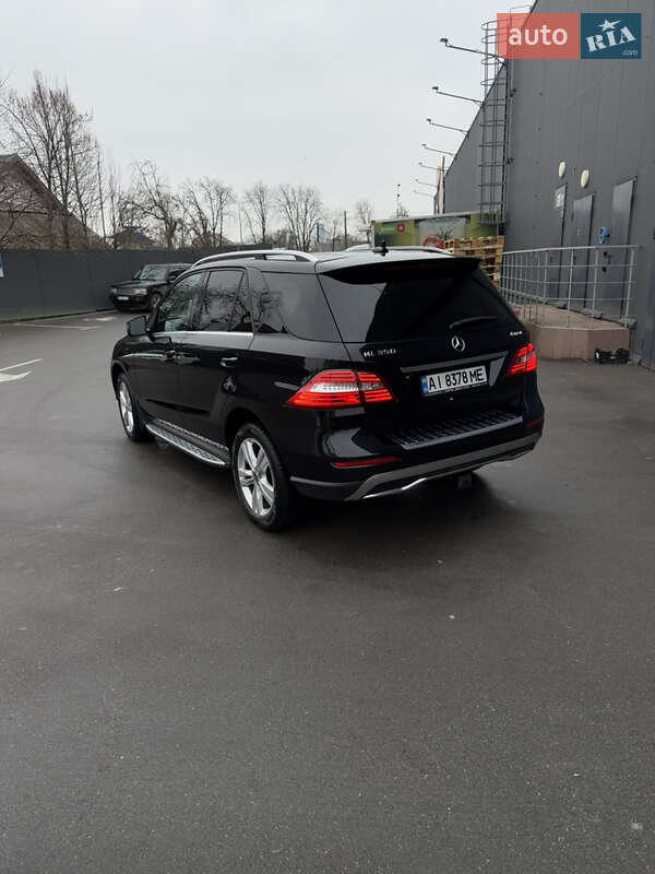 Внедорожник / Кроссовер Mercedes-Benz M-Class 2015 в Киеве