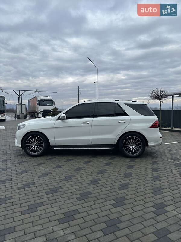 Внедорожник / Кроссовер Mercedes-Benz M-Class 2011 в Хусте