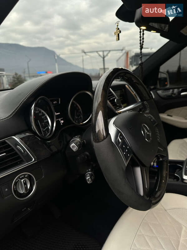 Внедорожник / Кроссовер Mercedes-Benz M-Class 2011 в Хусте