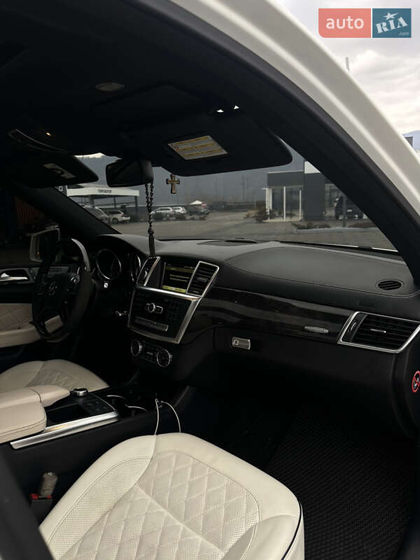 Внедорожник / Кроссовер Mercedes-Benz M-Class 2011 в Хусте