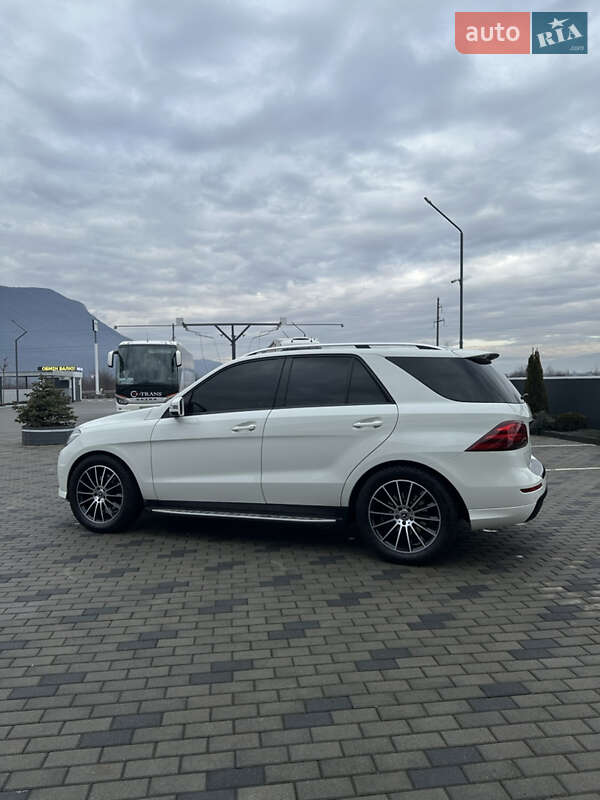 Внедорожник / Кроссовер Mercedes-Benz M-Class 2011 в Хусте
