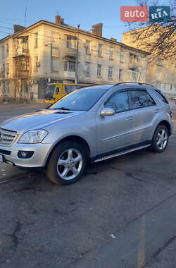 Позашляховик / Кросовер Mercedes-Benz M-Class 2005 в 