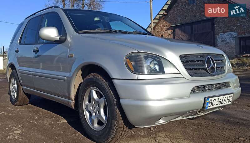 Внедорожник / Кроссовер Mercedes-Benz M-Class 2001 в Сокале