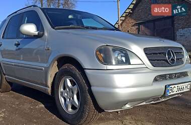 Внедорожник / Кроссовер Mercedes-Benz M-Class 2001 в 