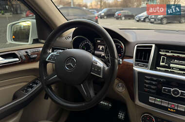 Позашляховик / Кросовер Mercedes-Benz M-Class 2015 в 